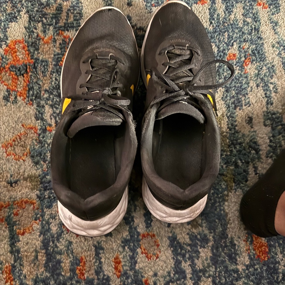 Men's Black and Yellow Athletic Shoes
